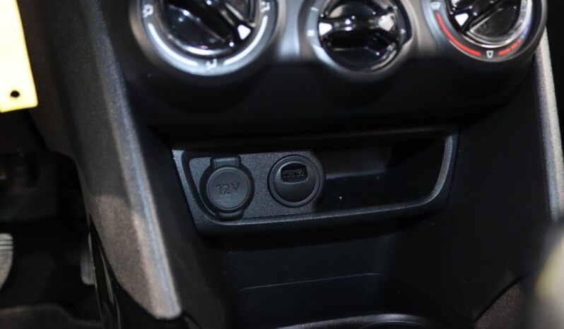 PEUGEOT 2008 1.2 PURETECH SIGNATURE completo