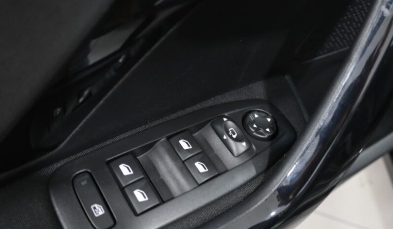 PEUGEOT 2008 1.2 PURETECH SIGNATURE completo