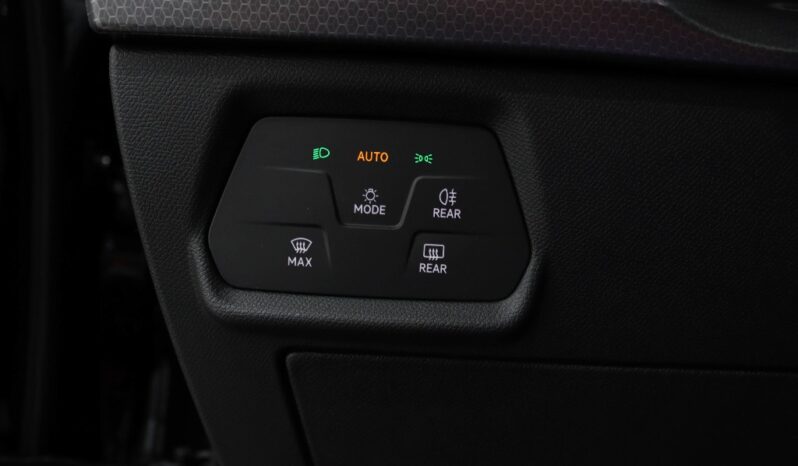 SEAT Leon Sportstourer 1.5 TSI E-HYBRID STYLE DSG completo