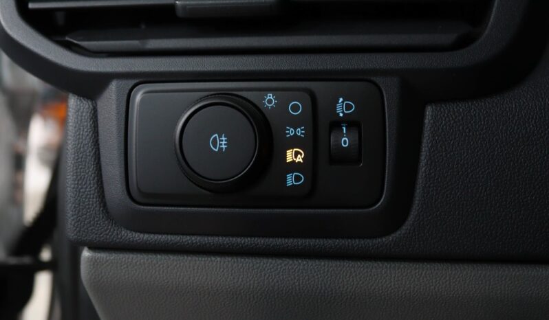 FORD TRANSIT CUSTOM KOMBI DIESEL 320 L2 2.0 ECOBLUE TREND completo