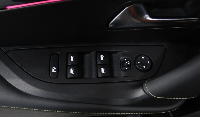 PEUGEOT 2008 1.2 PURETECH GT LINE EAT8 completo