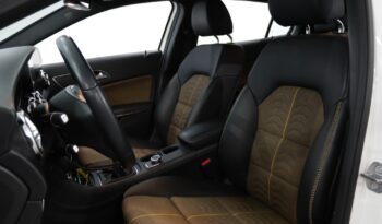 MERCEDES-BENZ Classe GLA 200 STYLE completo