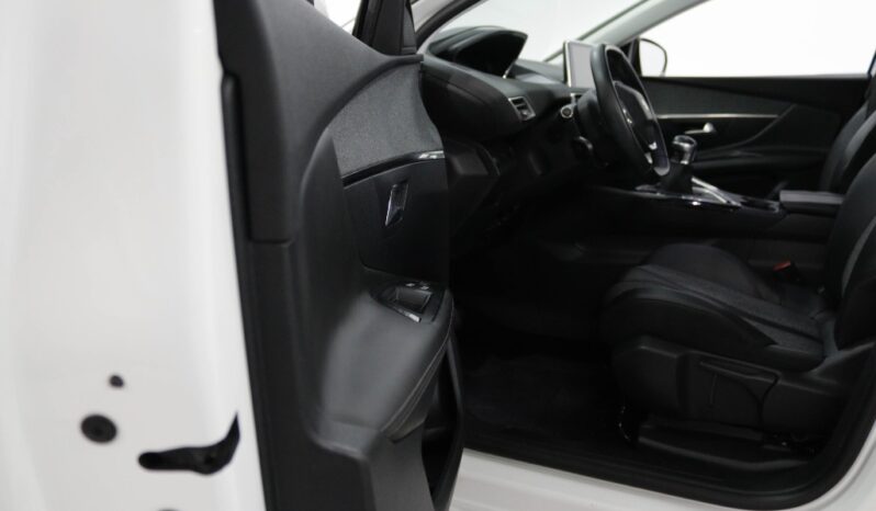 PEUGEOT 3008 1.6 BLUEHDI ALLURE completo