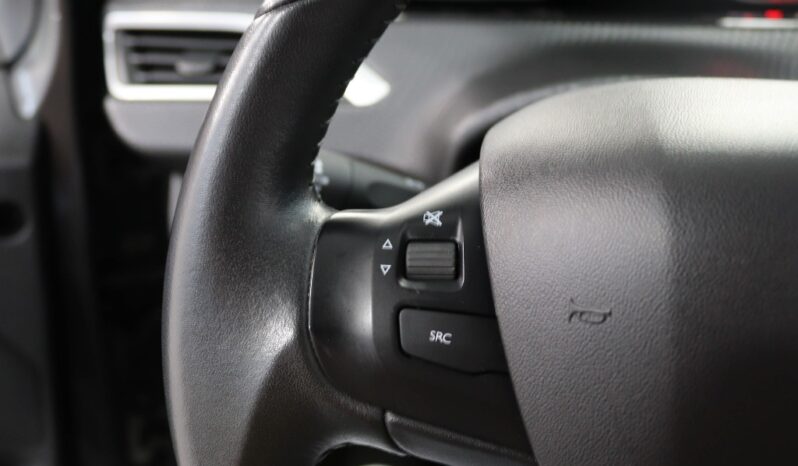 PEUGEOT 2008 1.2 PURETECH SIGNATURE completo