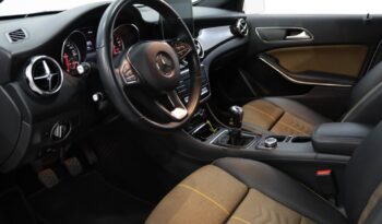 MERCEDES-BENZ Classe GLA 200 STYLE completo