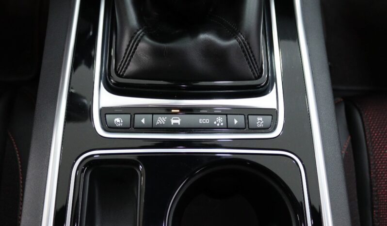 JAGUAR XE 2.0 D R-SPORT completo