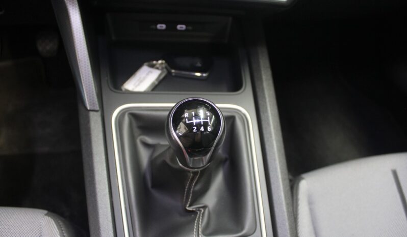SEAT Leon Sportstourer 2.0 TDI STYLE completo
