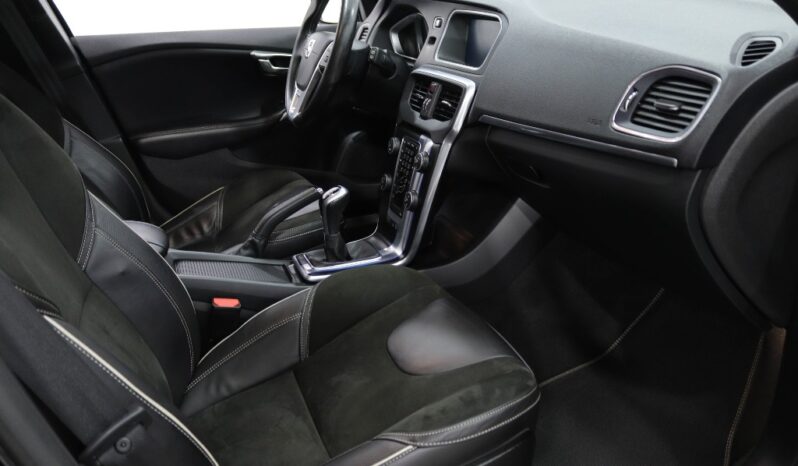 VOLVO V40 2.0 D2 R-DESIGN completo