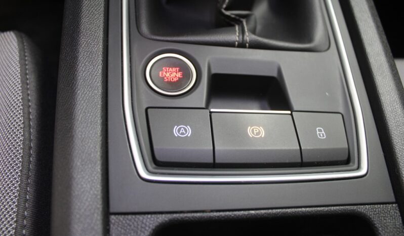 SEAT Leon Sportstourer 2.0 TDI STYLE completo
