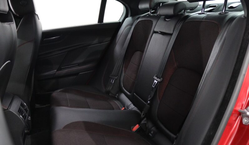 JAGUAR XE 2.0 D R-SPORT completo