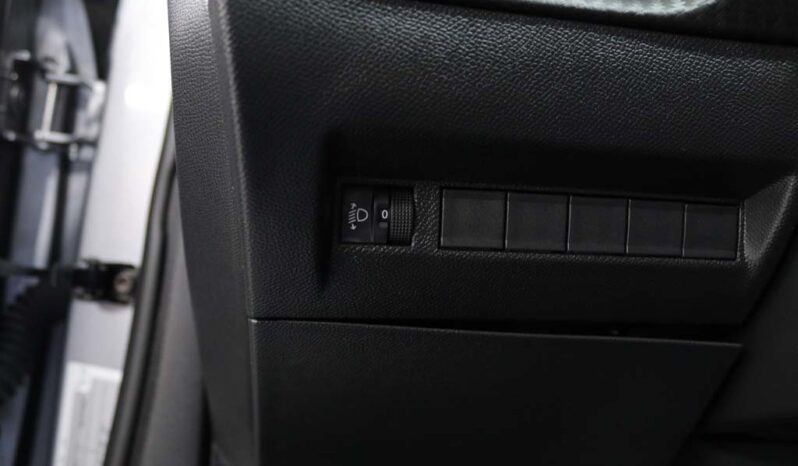 PEUGEOT 2008 1.2 HYBRID ALLURE E-DCS6 completo