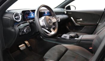 MERCEDES-BENZ Classe A 180 D AMG LINE AUT. completo