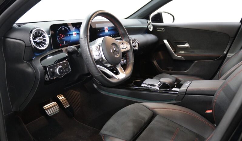 MERCEDES-BENZ Classe A 180 D AMG LINE AUT. completo