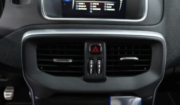 VOLVO V40 2.0 D2 R-DESIGN completo