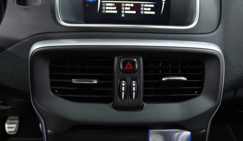 VOLVO V40 2.0 D2 R-DESIGN completo