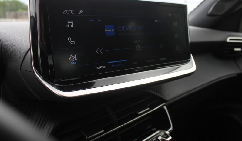PEUGEOT 2008 1.2 STYLE completo