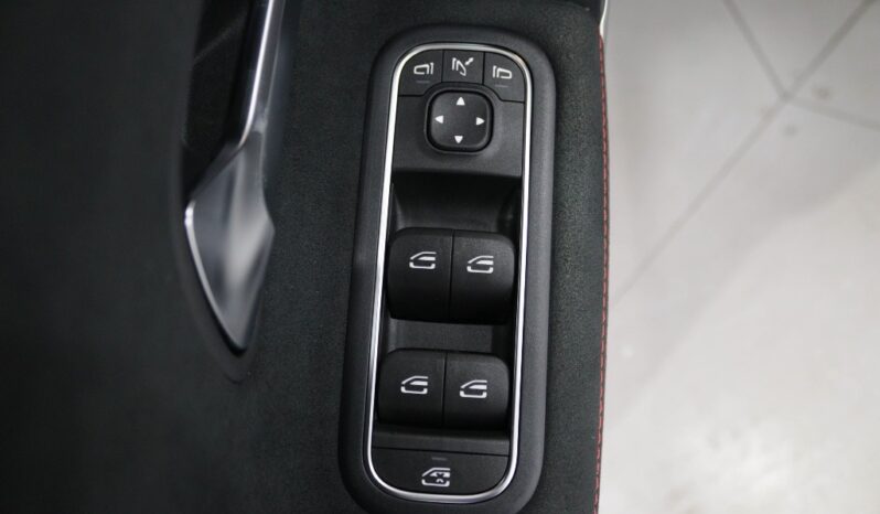 MERCEDES-BENZ Classe A 180 D AMG LINE AUT. completo