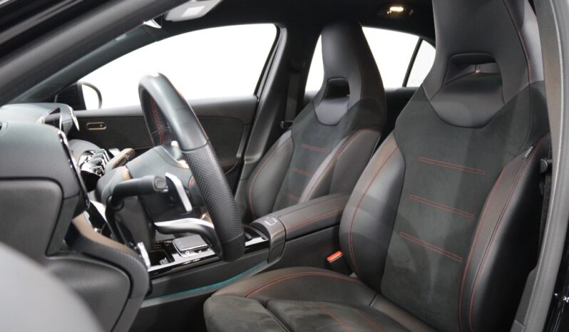 MERCEDES-BENZ Classe A 180 D AMG LINE AUT. completo