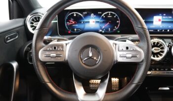 MERCEDES-BENZ Classe A 180 D AMG LINE AUT. completo