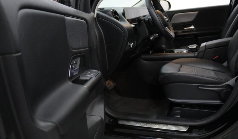 MERCEDES-BENZ Classe GLA 180 D completo
