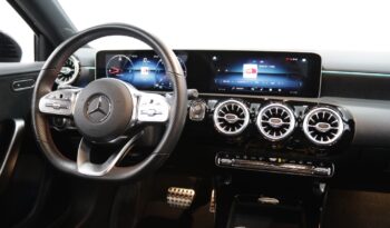 MERCEDES-BENZ Classe A 180 D AMG LINE AUT. completo