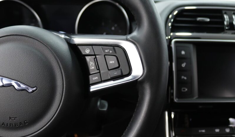 JAGUAR XE 2.0 D R-SPORT completo