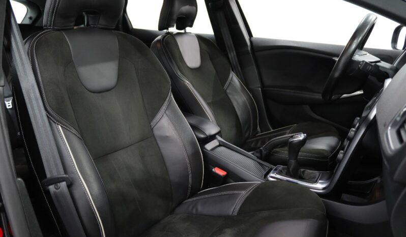VOLVO V40 2.0 D2 R-DESIGN completo