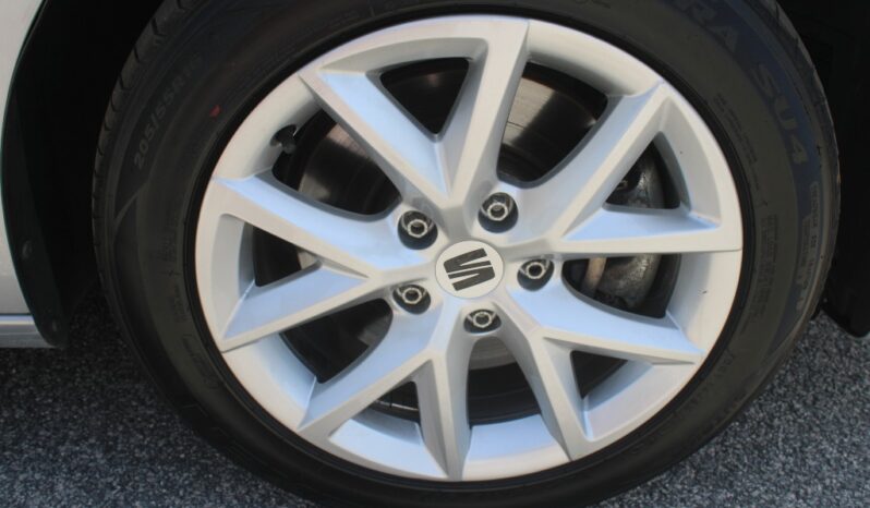 SEAT Leon Sportstourer 2.0 TDI STYLE completo