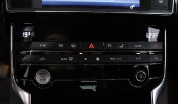 JAGUAR XE 2.0 D R-SPORT completo
