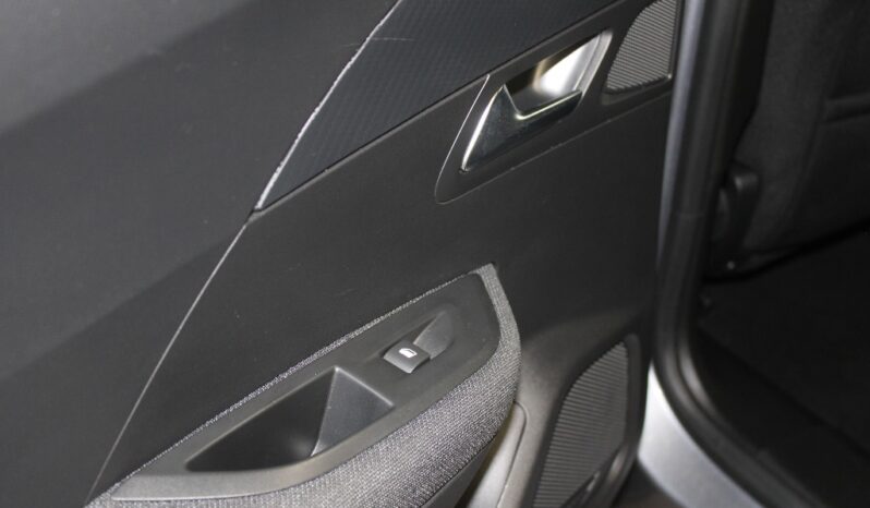PEUGEOT 2008 1.2 STYLE completo