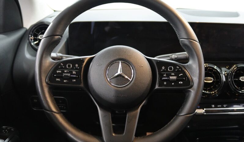 MERCEDES-BENZ Classe GLA 180 D completo