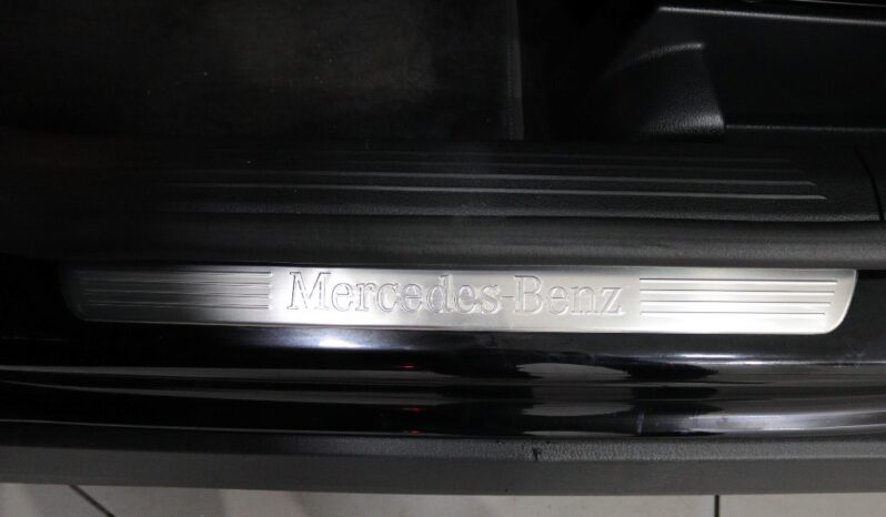 MERCEDES-BENZ Classe GLA 180 D completo