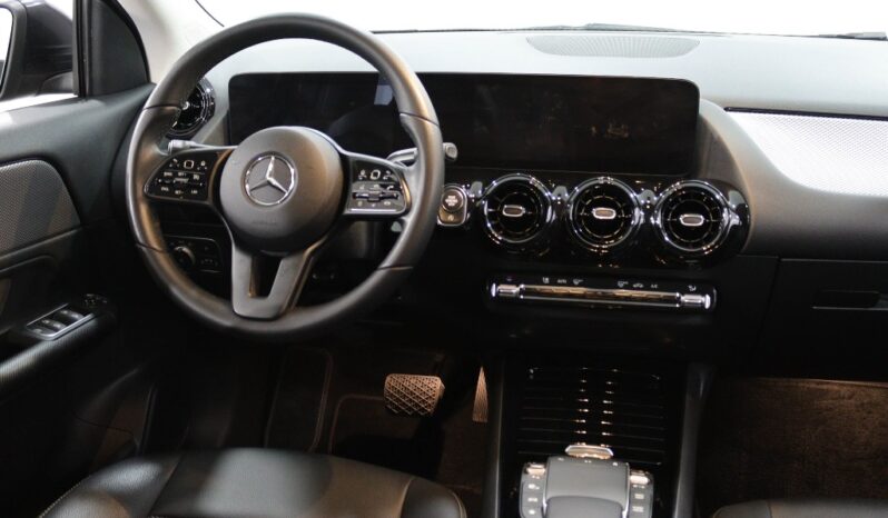 MERCEDES-BENZ Classe GLA 180 D completo