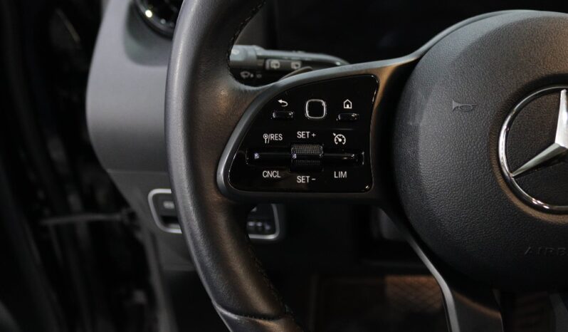 MERCEDES-BENZ Classe GLA 180 D completo