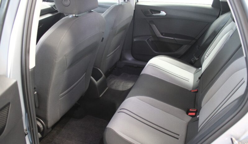SEAT Leon Sportstourer 2.0 TDI STYLE completo
