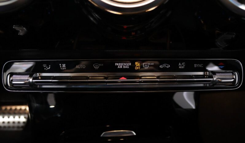 MERCEDES-BENZ Classe A 180 D AMG LINE AUT. completo