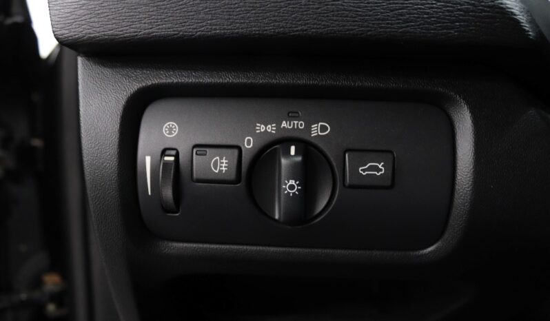 VOLVO V40 2.0 D2 R-DESIGN completo
