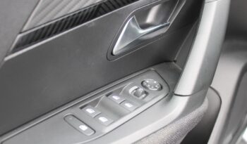 PEUGEOT 2008 1.2 STYLE completo