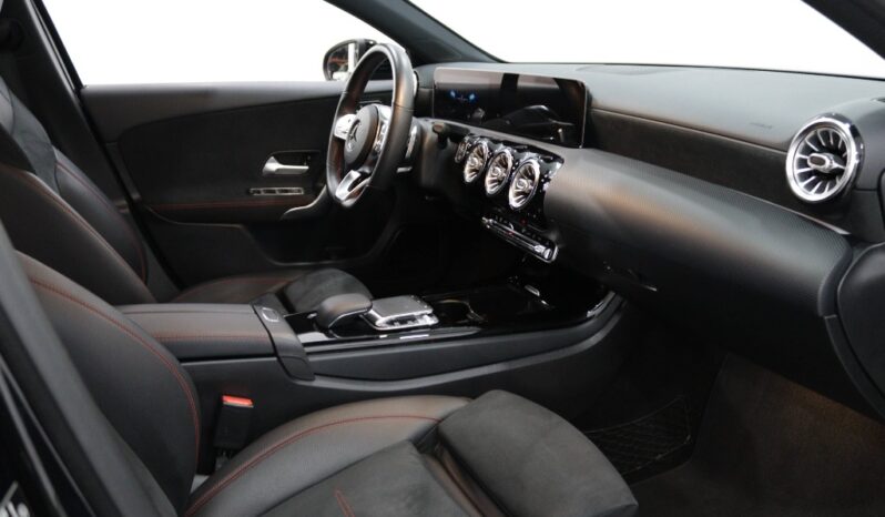 MERCEDES-BENZ Classe A 180 D AMG LINE AUT. completo