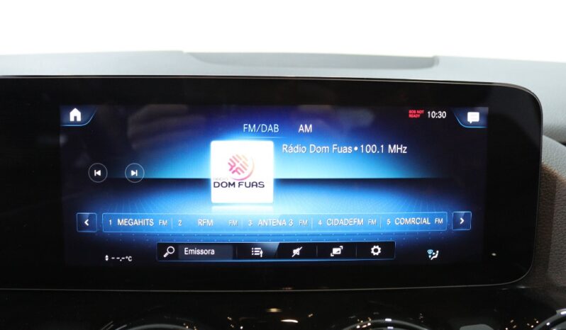 MERCEDES-BENZ Classe GLA 180 D completo