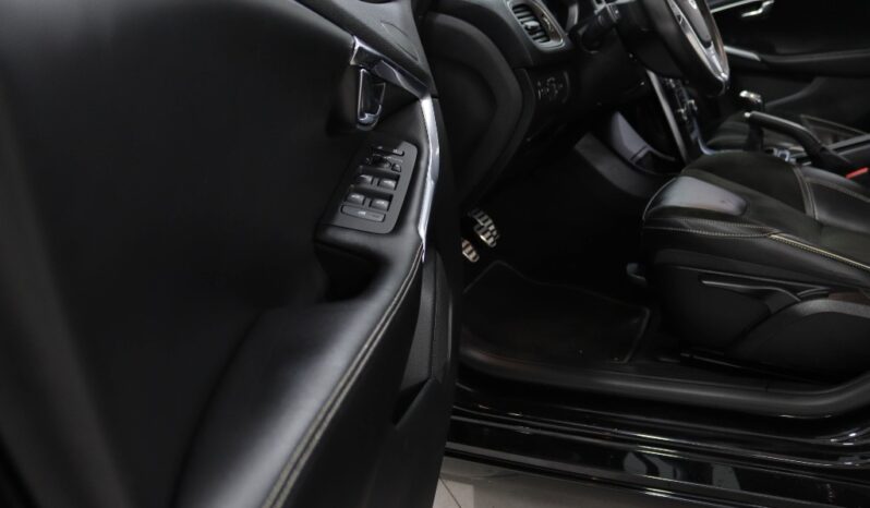 VOLVO V40 2.0 D2 R-DESIGN completo