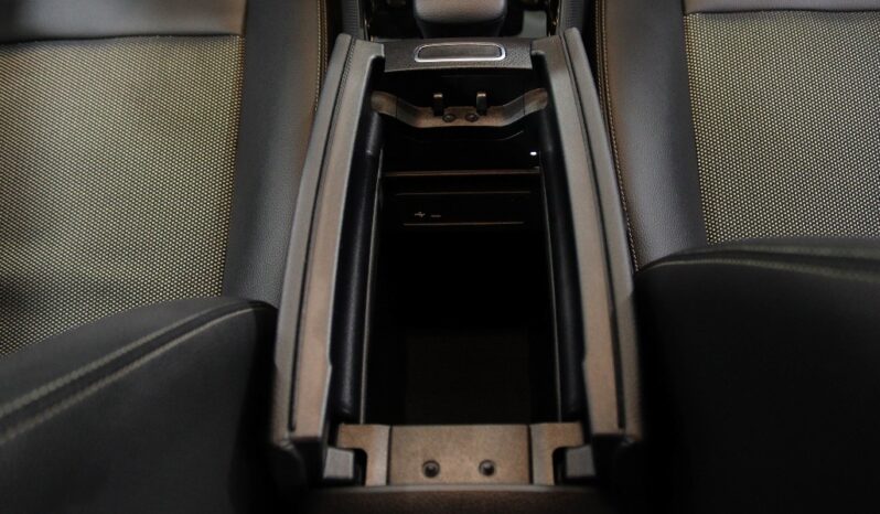 MERCEDES-BENZ Classe GLA 180 D completo