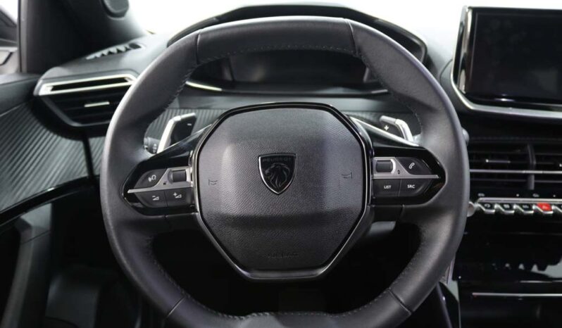PEUGEOT 2008 1.2 HYBRID ALLURE E-DCS6 completo