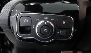 MERCEDES-BENZ Classe A 180 D AMG LINE AUT. completo