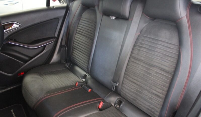 MERCEDES-BENZ Classe CLA Sho.Brake 200 D AMG LINE AUT. completo