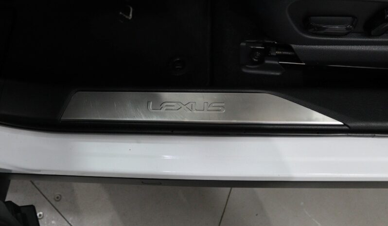 LEXUS UX 250H F SPORT completo