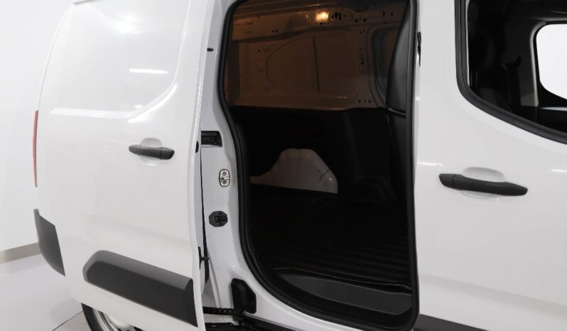 OPEL COMBO CARGO DIESEL 1.5 CDTI L2H1 completo