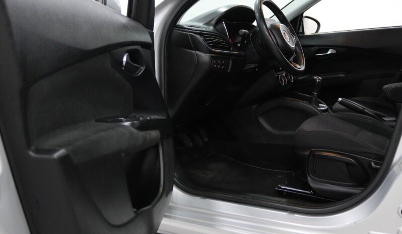 FIAT Tipo 1.3 M-JET LOUNGE completo