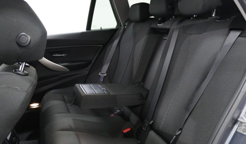 BMW Serie Touring LCI 318 D AUTO completo