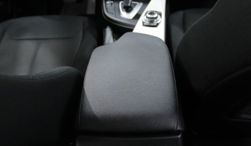 BMW Serie Touring LCI 318 D AUTO completo